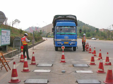 轴重秤-高速公路交警专用地磅、便携式公路超载检测系统
